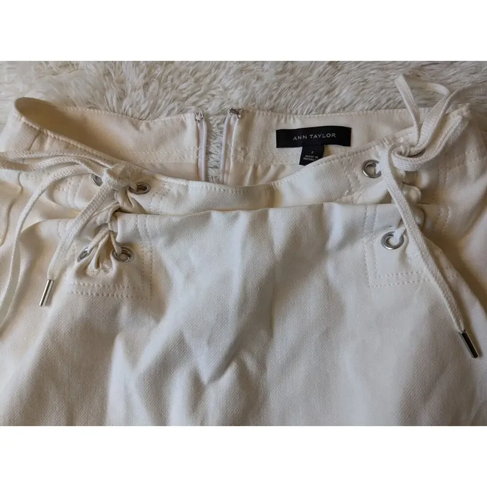 ANN TAYLOR Women's Mini Skirt Y2K Off White Corset Lace Up Front Size NWOT